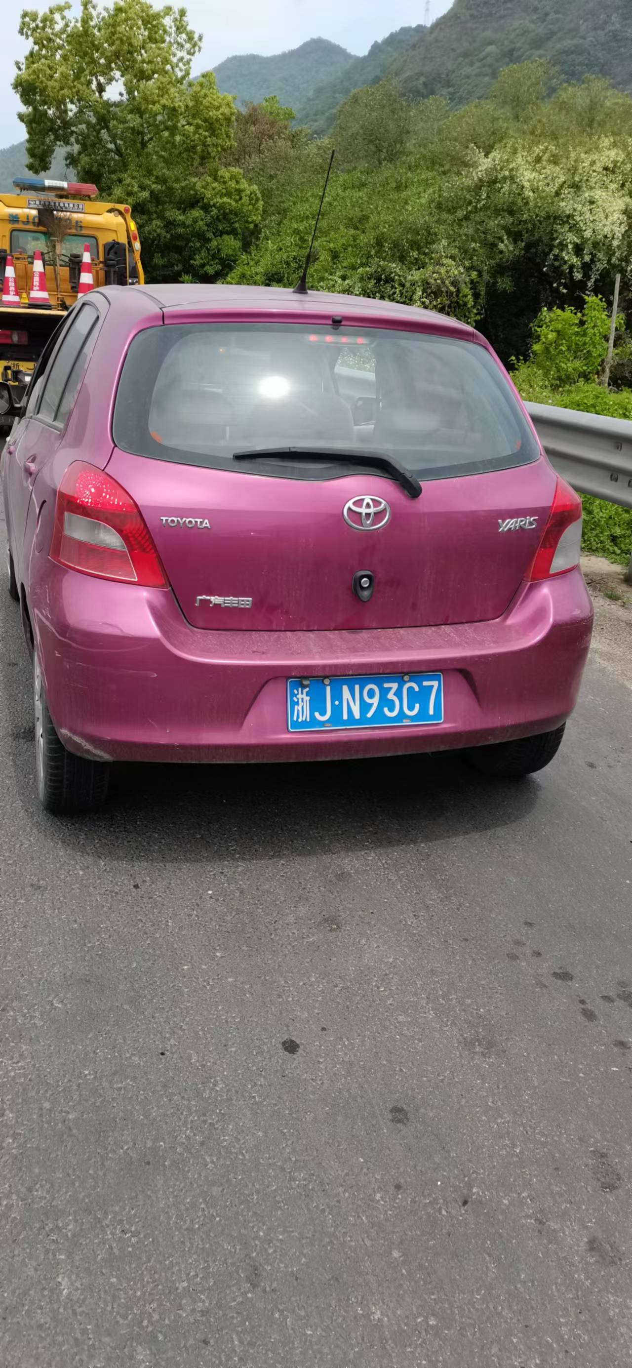 1650940436201002.jpg 不知名醫生的車牌.jpg